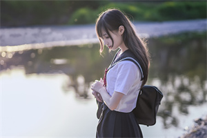 爱上海：In the fast-paced modern life, fast food is favored by an increasing number of urban people. However, this dietary style often ignores the importance of nutrition and health. Shanghai, a country with 